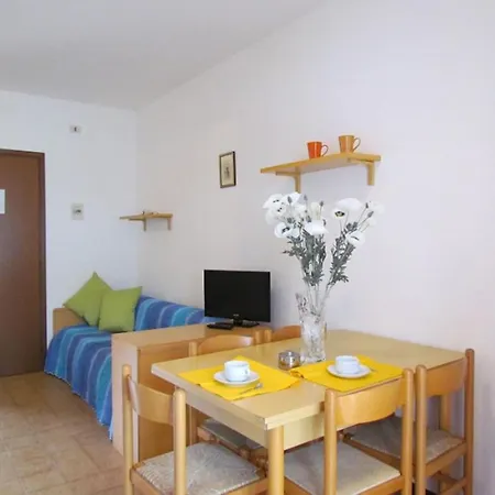 Practical In A Pool Paradise Appartement